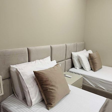 Sea View Apartment Luxury Влёра Экстерьер фото