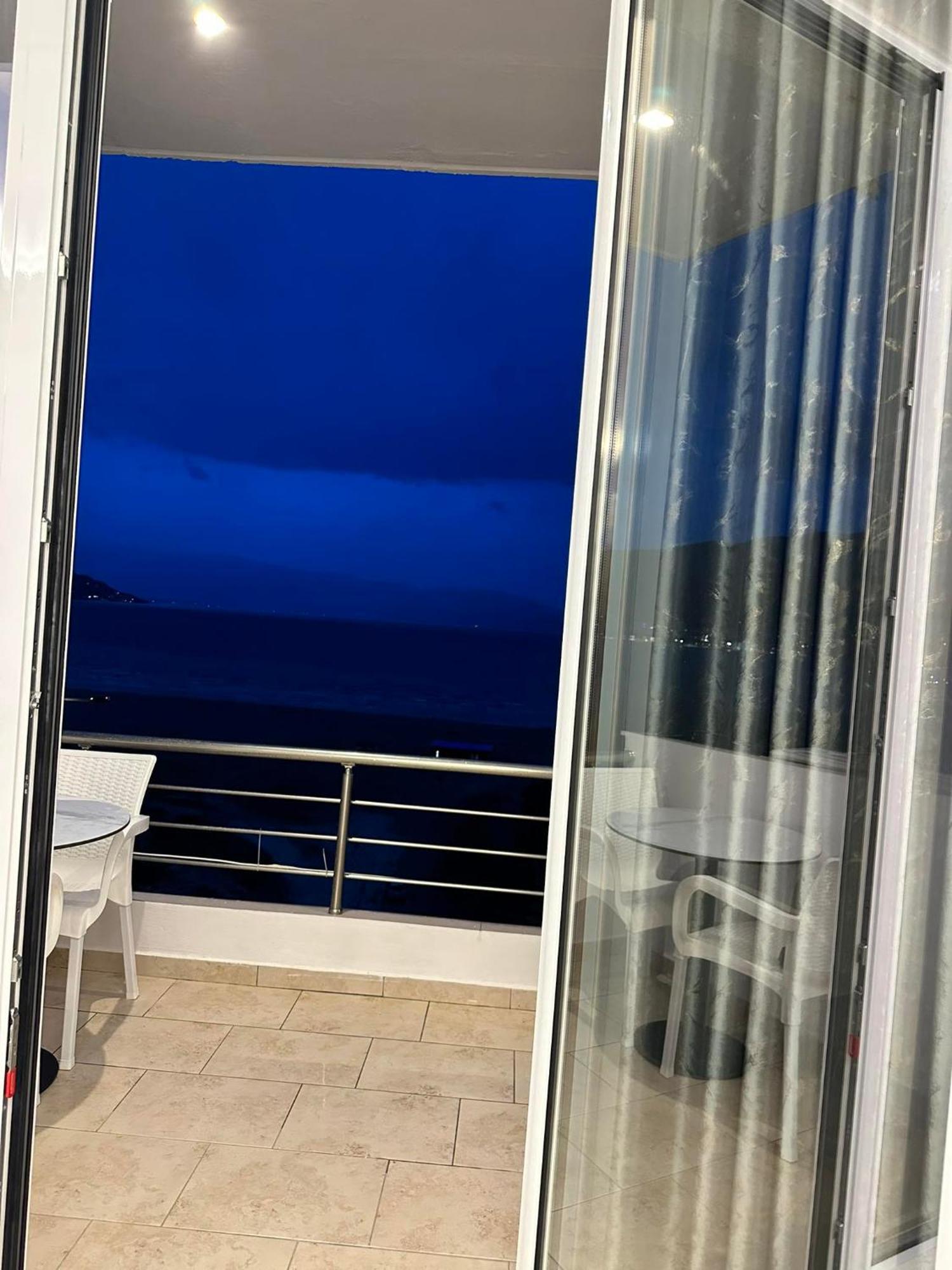 Sea View Apartment Luxury Влёра Экстерьер фото