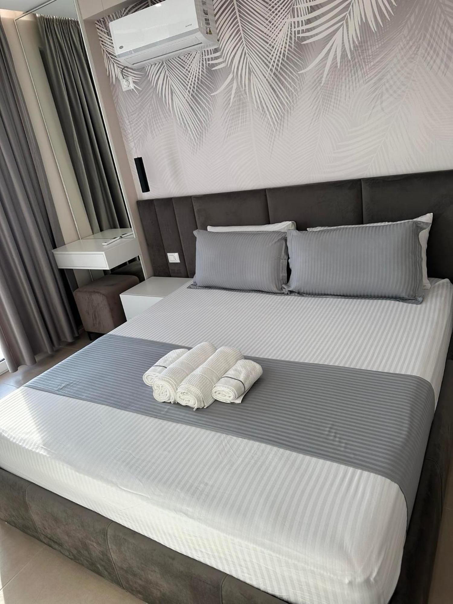 Sea View Apartment Luxury Влёра Экстерьер фото