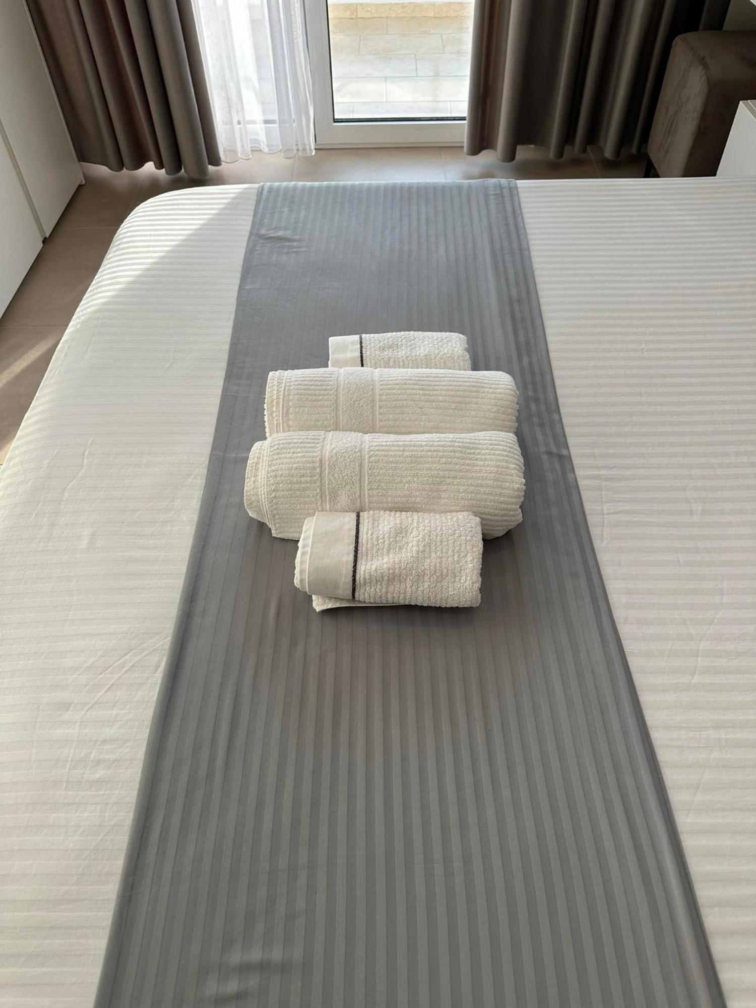 Sea View Apartment Luxury Влёра Экстерьер фото