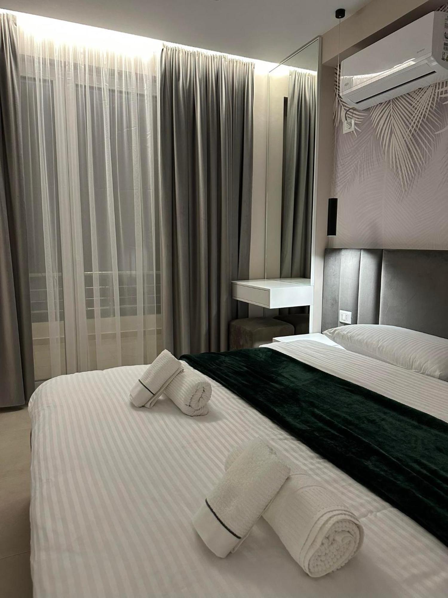 Sea View Apartment Luxury Влёра Экстерьер фото