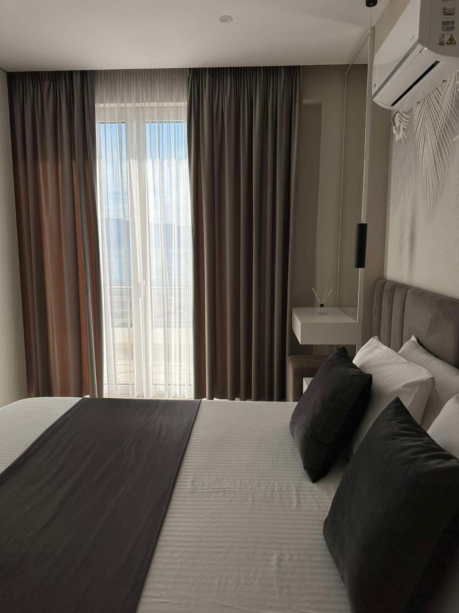 Sea View Apartment Luxury Влёра Экстерьер фото