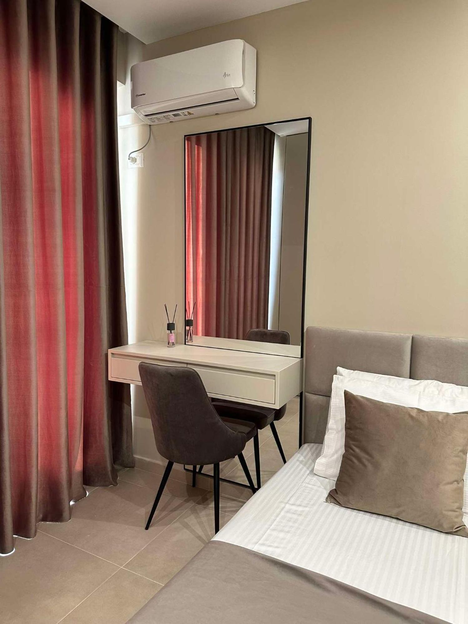 Sea View Apartment Luxury Влёра Экстерьер фото