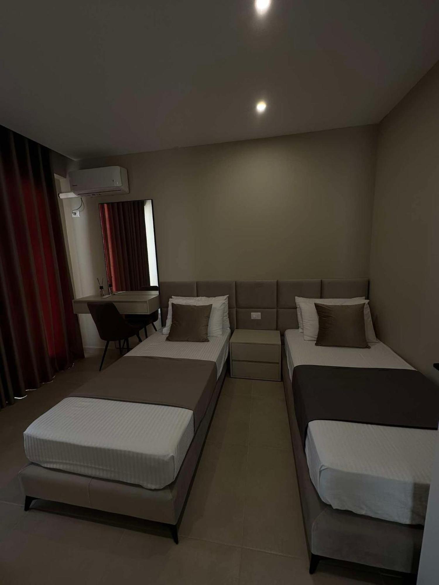 Sea View Apartment Luxury Влёра Экстерьер фото